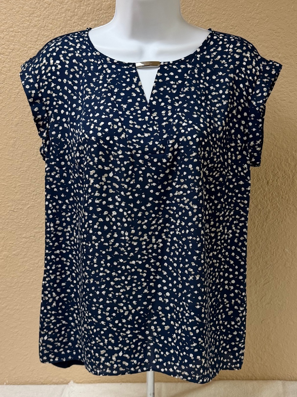 4/$20 Fortune + Ivy Navy Floral Cap-Sleeve Women's Top